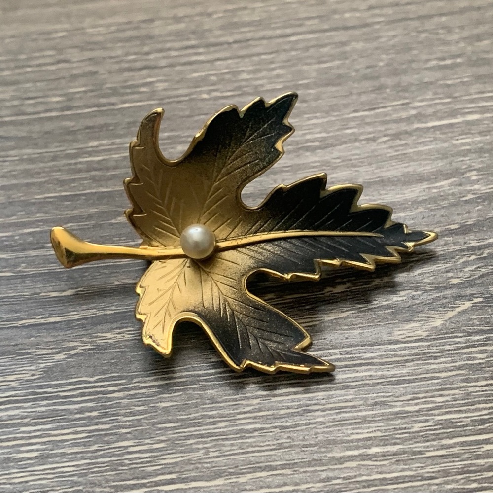 Vintage Gold Leaf Pearl Brooch Pin Large